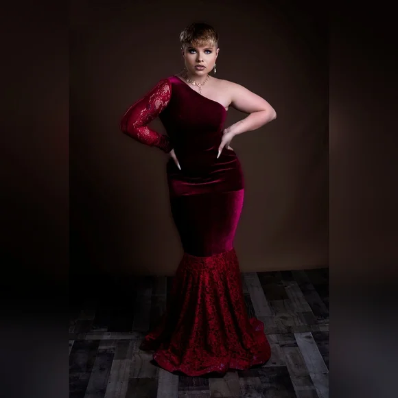 MYSTiiK Styles | Dresses | Burgundy Velvet Prom Dress | Poshmark